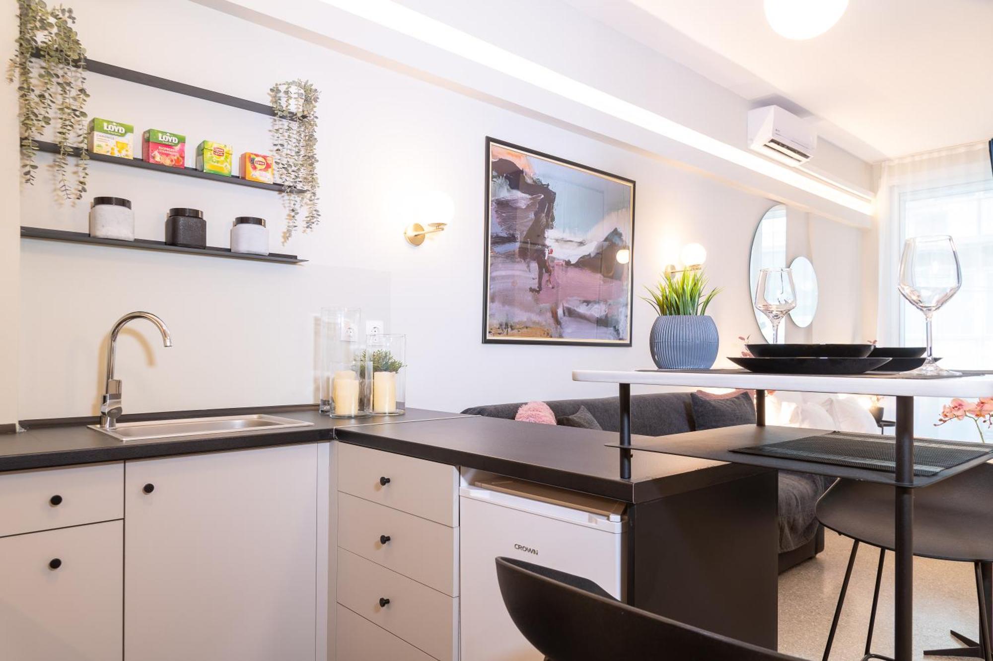 Syntagma Sweet House 3 *
